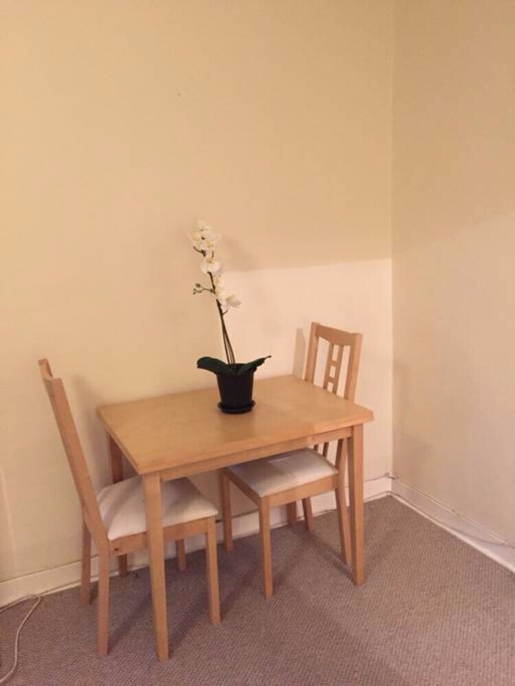 Apartamentos 2 Bedroom Flat With Free Street Parking