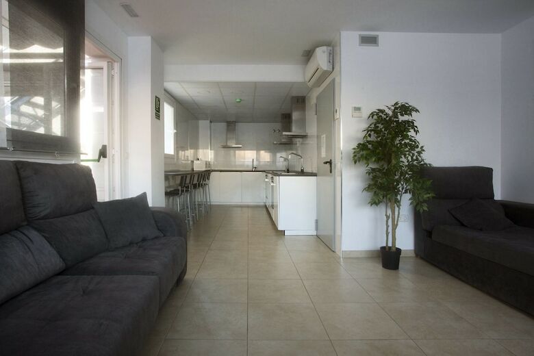 Hostal Residencia Universitaria Alboran