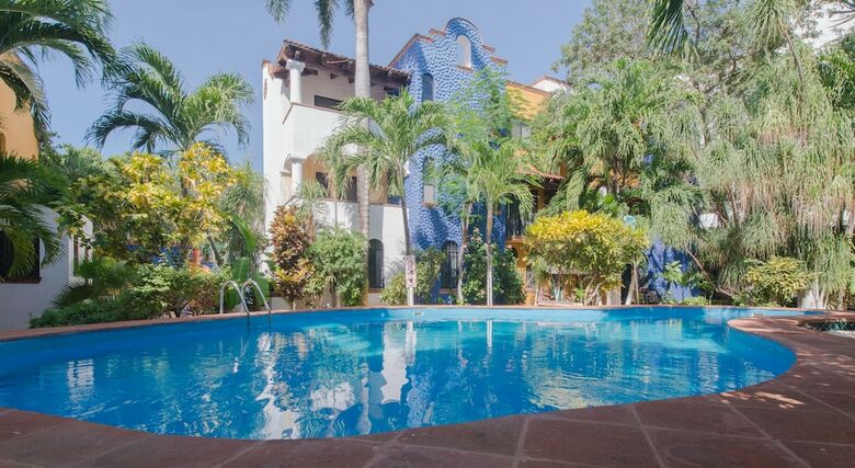 Hacienda Del Carmen Condominium By Chezplaya