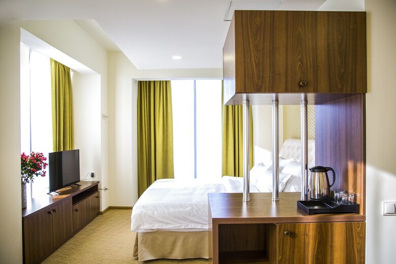 Hotel Pirimze Plaza