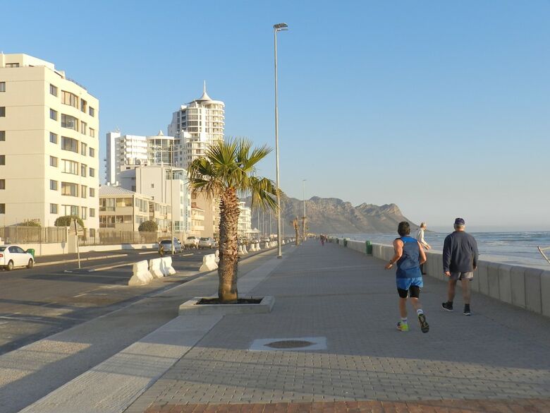 Silver Lining Beach Apartment