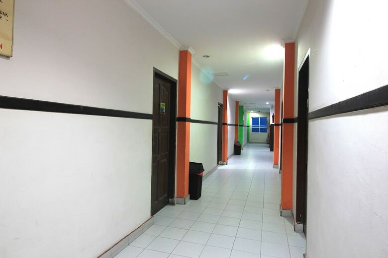 Oyo 717 Hotel Dharma Utama Syariah
