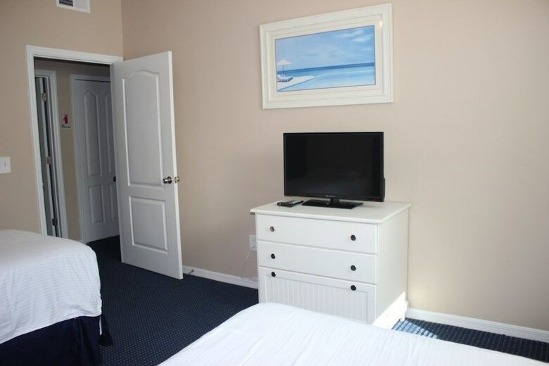 Runaway Beach Club 9103 - Three Bedroom Condo