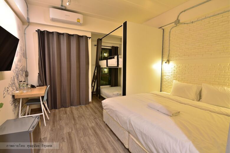 Hostal Bangkok Oasis Hotel