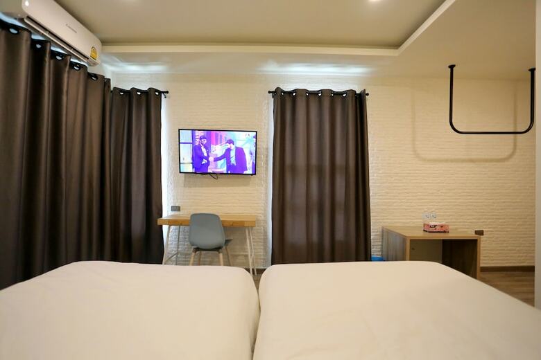 Hostal Bangkok Oasis Hotel