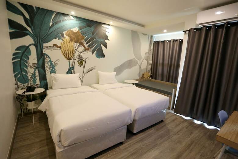 Hostal Bangkok Oasis Hotel