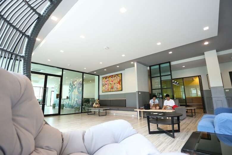 Hostal Bangkok Oasis Hotel