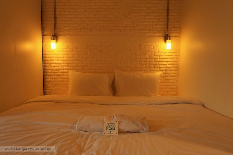 Hostal Bangkok Oasis Hotel