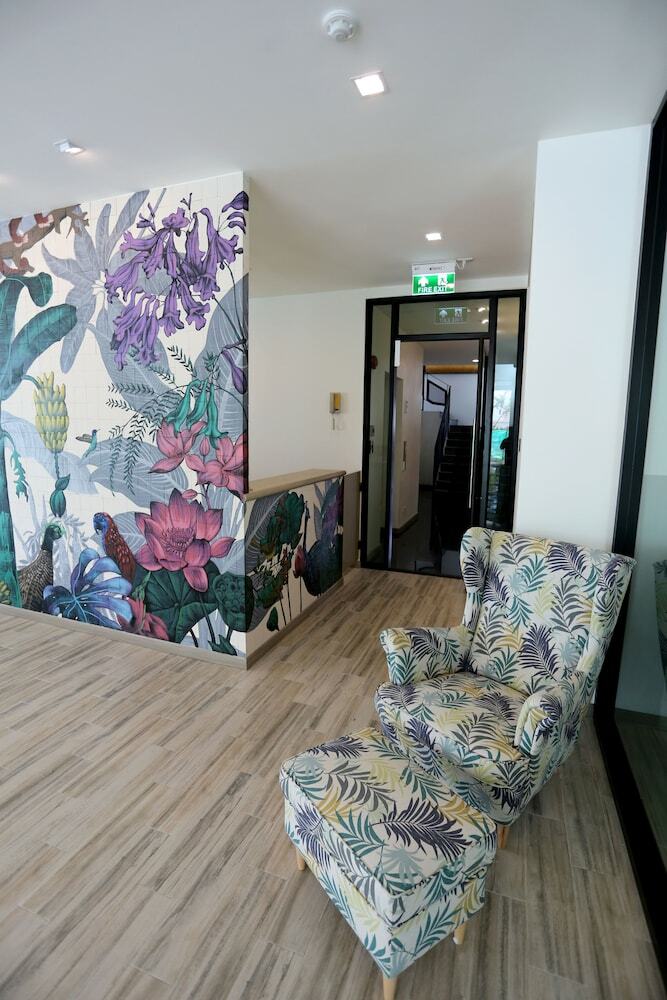 Hostal Bangkok Oasis Hotel