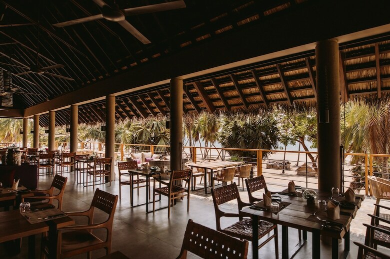 Hotel Karpaha Sands