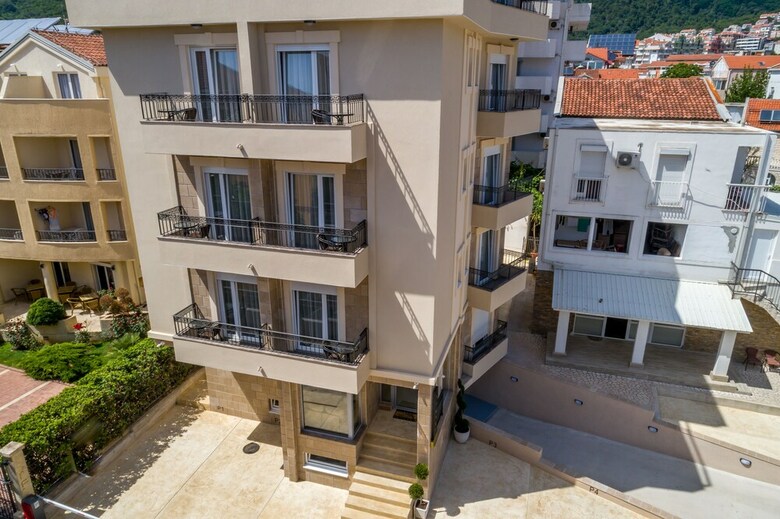 Aparthotel Almare Apartments  Budva