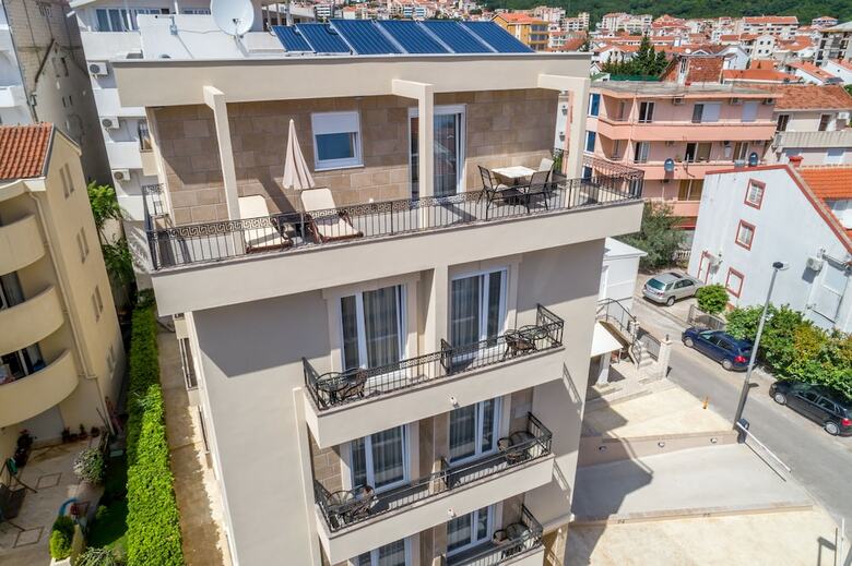 Aparthotel Almare Apartments  Budva