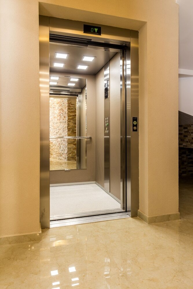 Aparthotel Almare Apartments  Budva