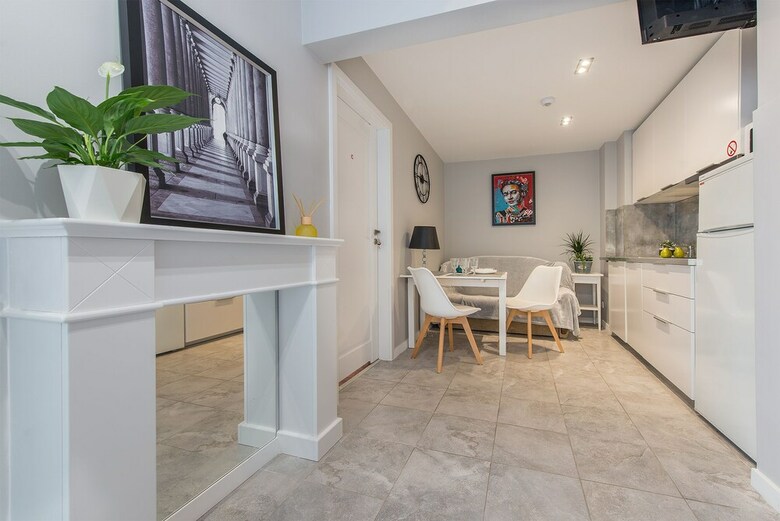 Unit Short Rent Apartment By Warsaw Metro Station
