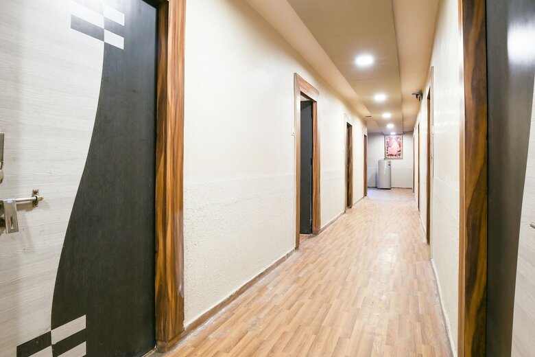 Oyo 11427 Hotel Kalyan