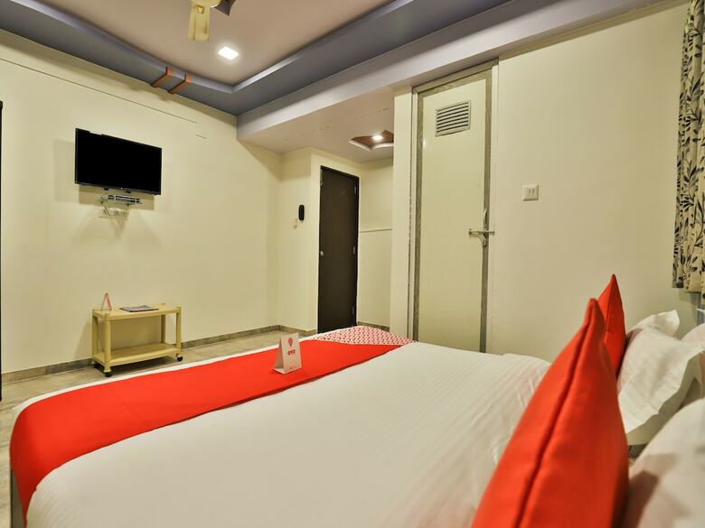 Oyo 12182 Hotel Shekhawat Palace