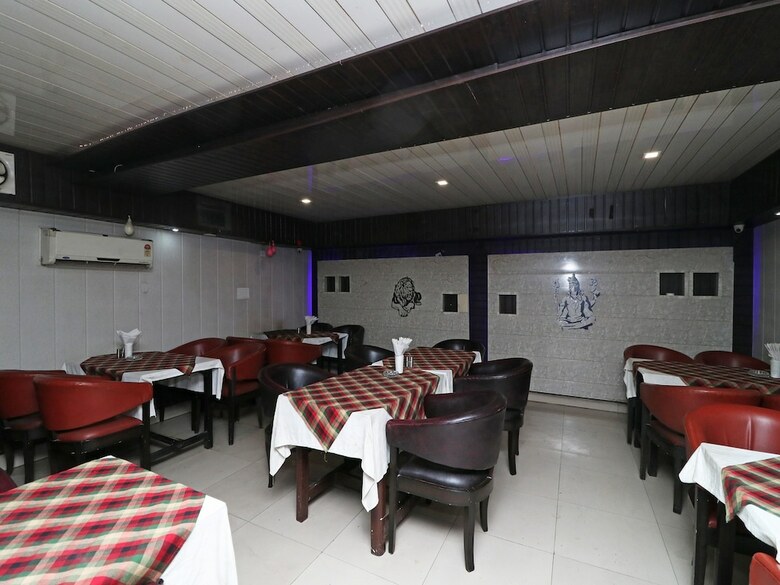 Hotel Oyo 13474 Punjab Regency