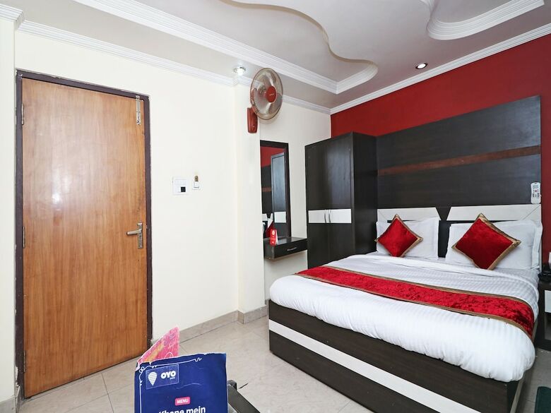 Hotel Oyo 13474 Punjab Regency