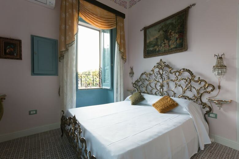 Bed & Breakfast Alexander Art Nouveau Suites