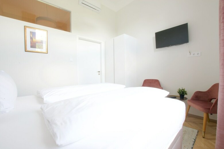 Apartamentos Europest Luxury Suites