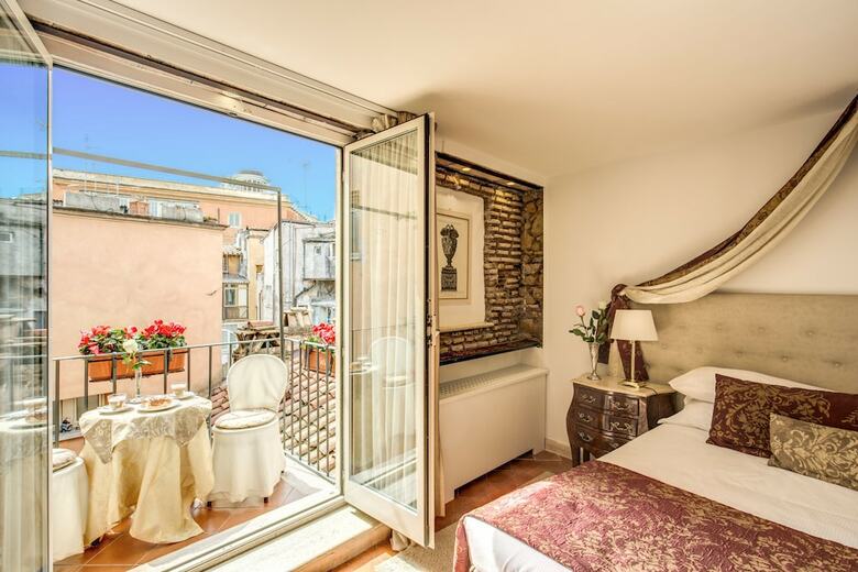 Bed & Breakfast Pantheonview - Luxury Suites