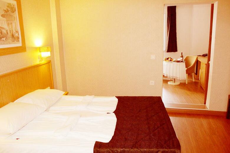 Agora Boutique Hotel & Bistro