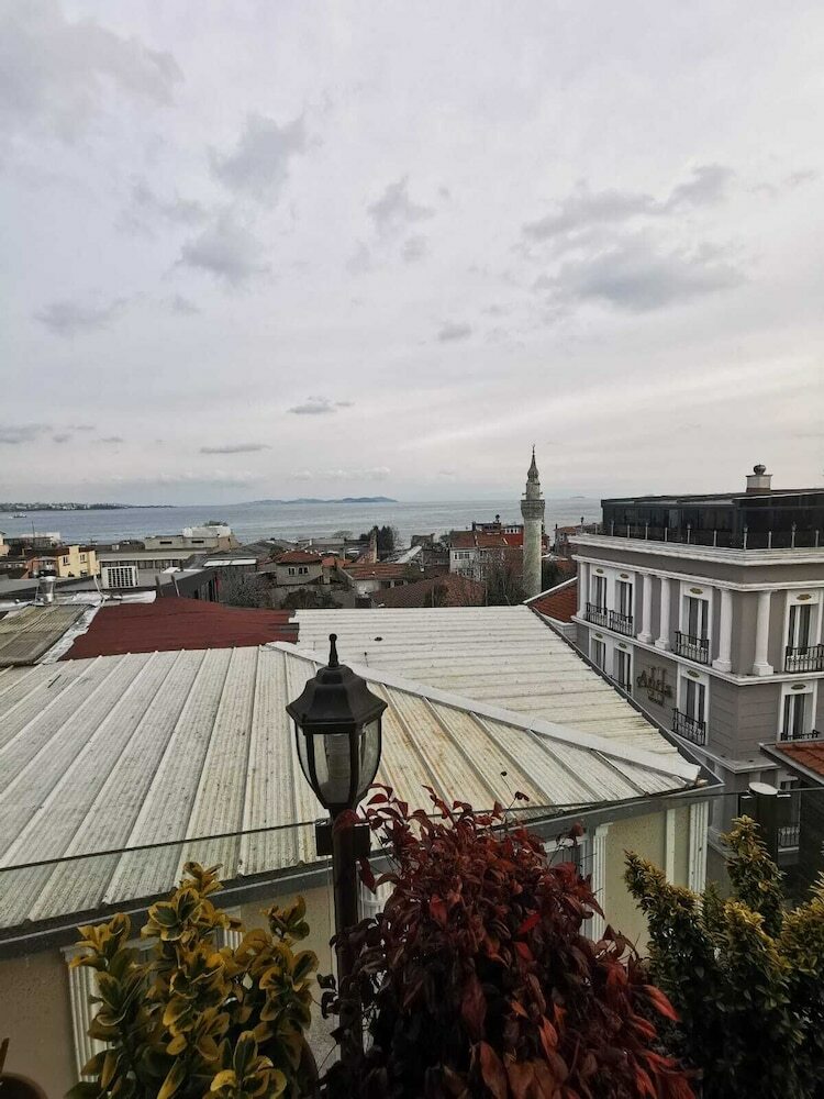 Agora Boutique Hotel & Bistro