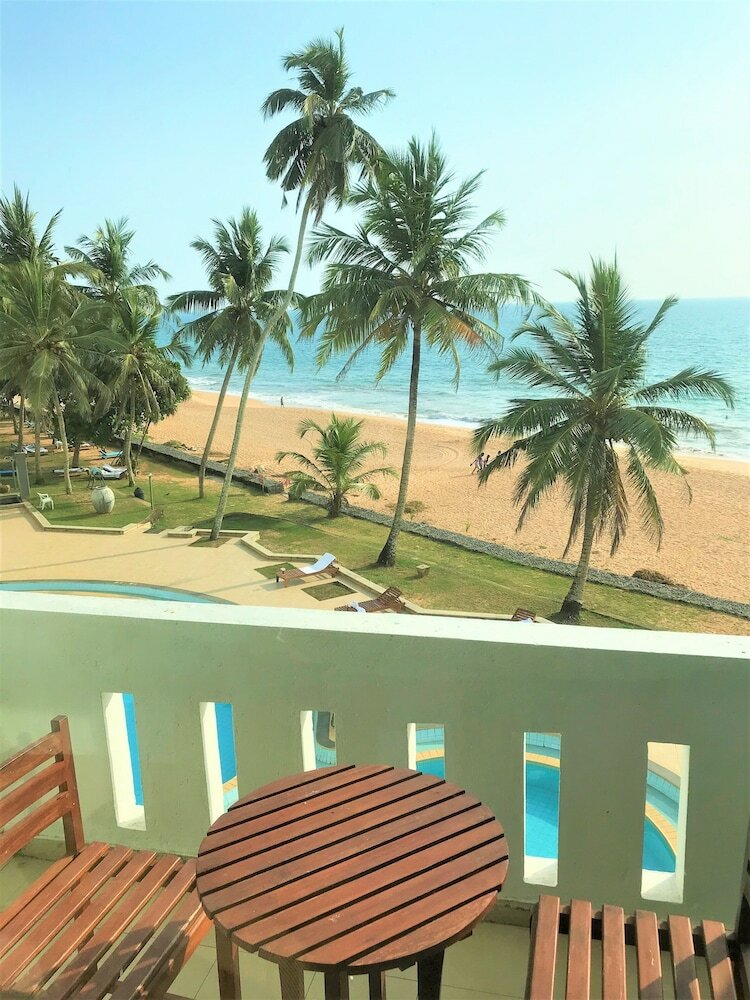 Hotel Induruwa Beach Resort