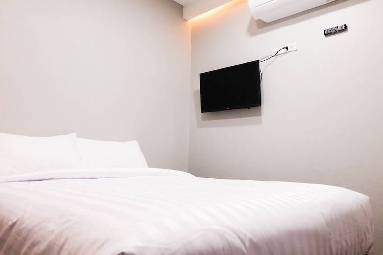 Hotel Lux Rooms Night Bazaar