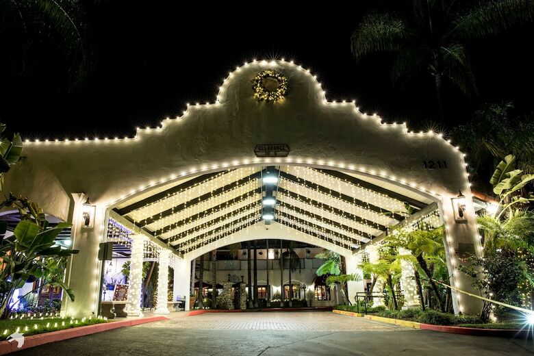 Vanllee Hotel And Suites