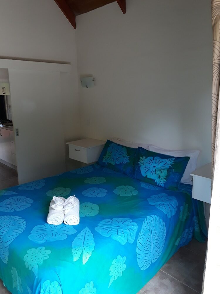 Villa Dorothy's Muri Beach Bungalows