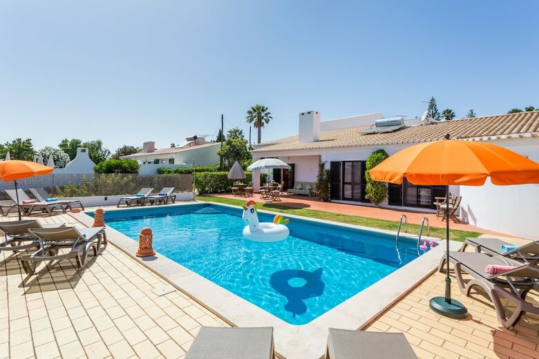 Bed & Breakfast Vila Sta Teresinha Suites