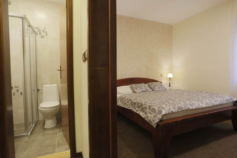 Hotel Guesthouse Tara