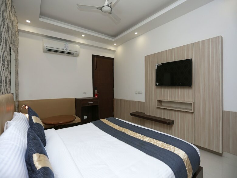 Hotel Oyo 14481 Almati Inn