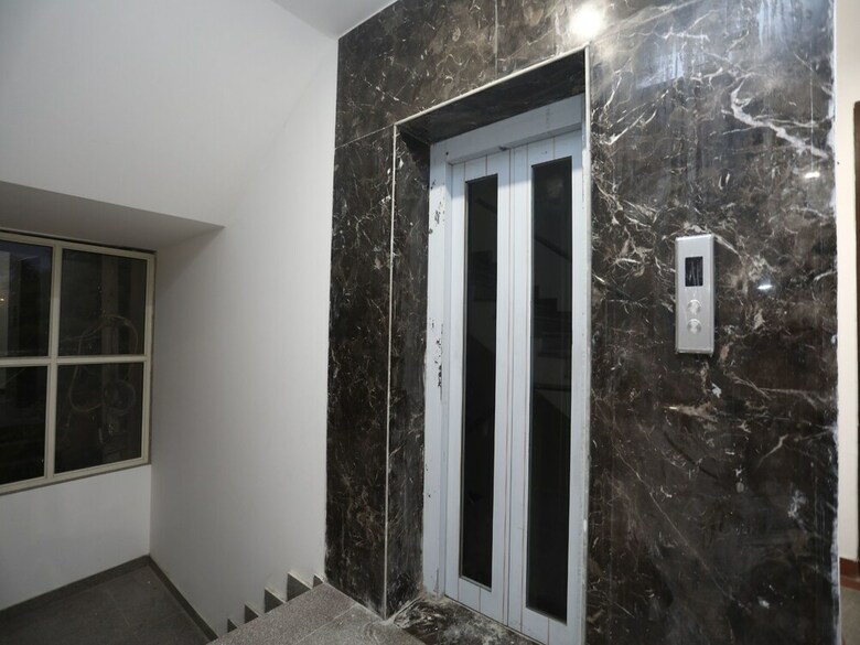 Hotel Oyo 14481 Almati Inn