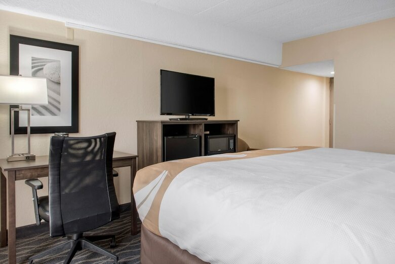 Hotel Quality Inn And Conference Center