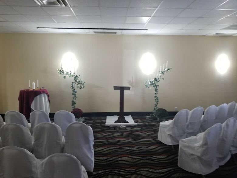 Hotel Quality Inn And Conference Center