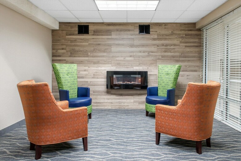 Hotel Quality Inn And Conference Center