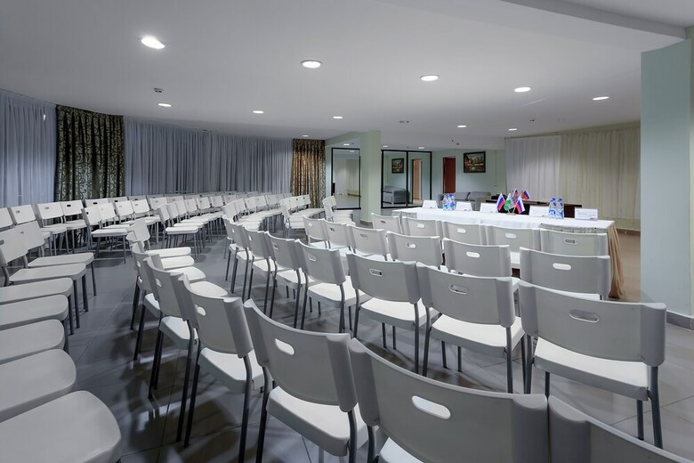 Business Hotel Avrora