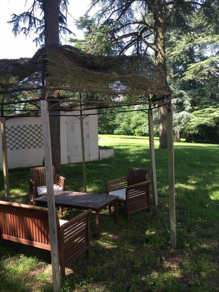 Hotel Gite Le Jardin Des Cedres