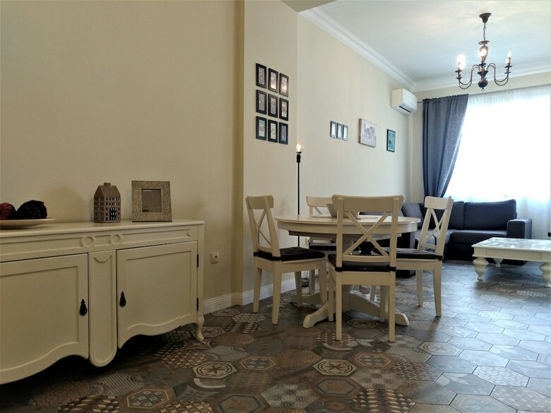 Baratero City Corner Apartment