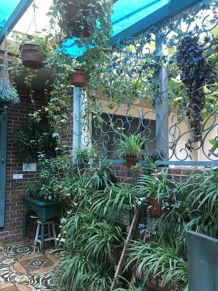 Posada No 7 Garden Inn
