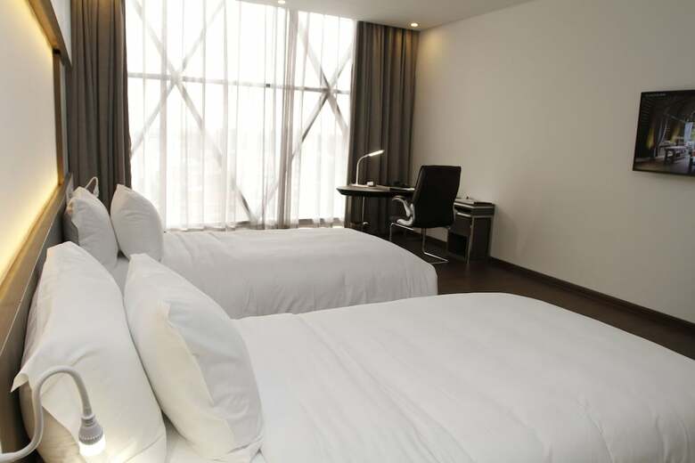 The Mira Central Park Hotel