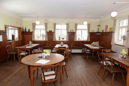 Hotel Historischer Dorfgasthof Hirsch