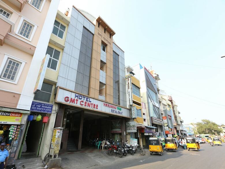 Hotel Oyo 11437 Gmt Centre