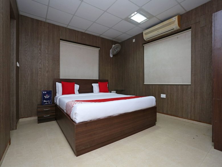 Hotel Oyo 11659 Kalinga Regency