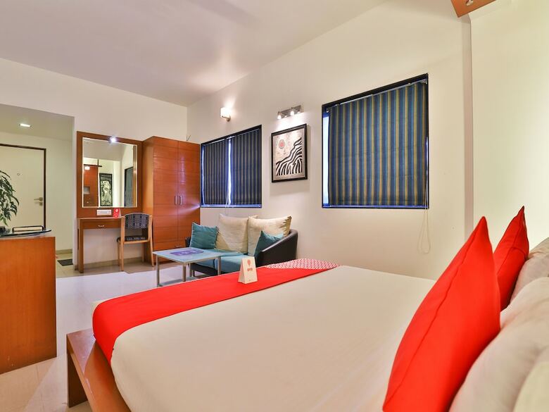 Oyo 13372 Hotel Laksh Residency