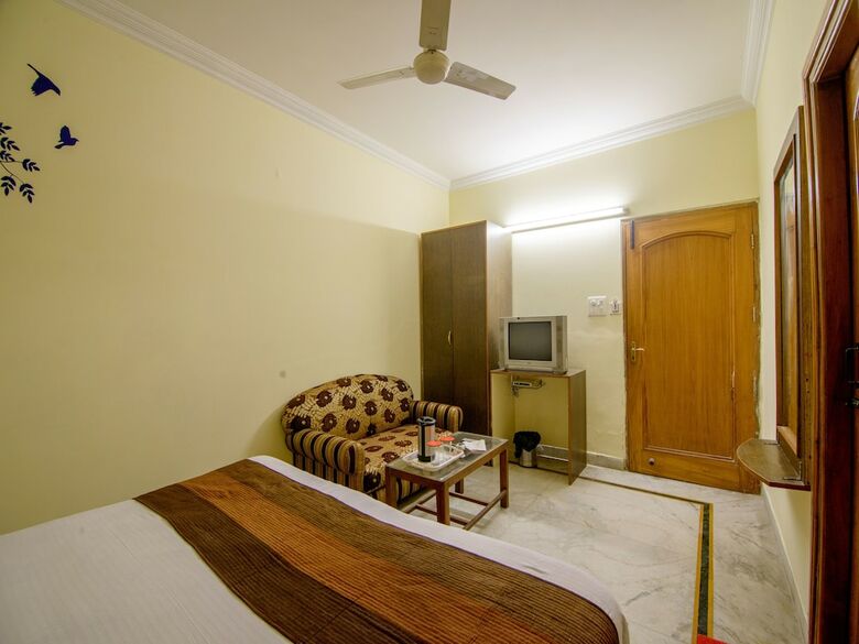 Oyo 2729 Hotel Hv International