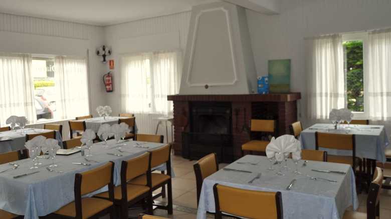 Hostal Hoster�a De Somo