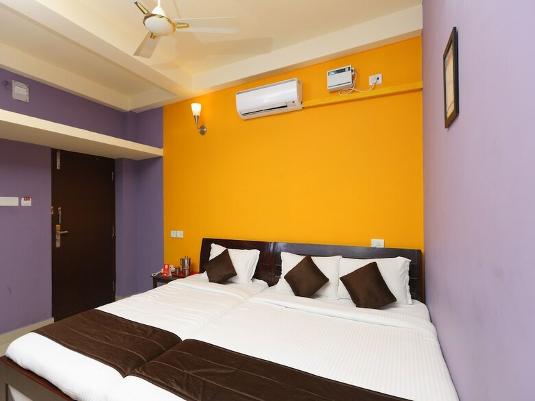 Hotel Oyo 12831 Its South East Residency